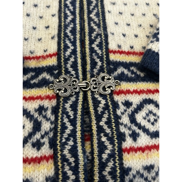 Women's Nordic Pattern Sweater - Picture 2 of 7
